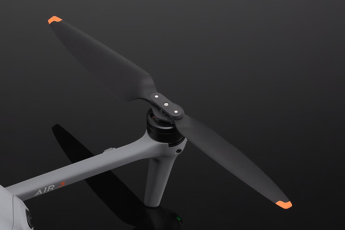 Pair of black DJI Air 3 Series low-noise propellers